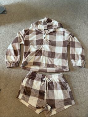 Amazon Women's Cream and Brown Plaid Fleece Hoodie & Shorts Sleep Set